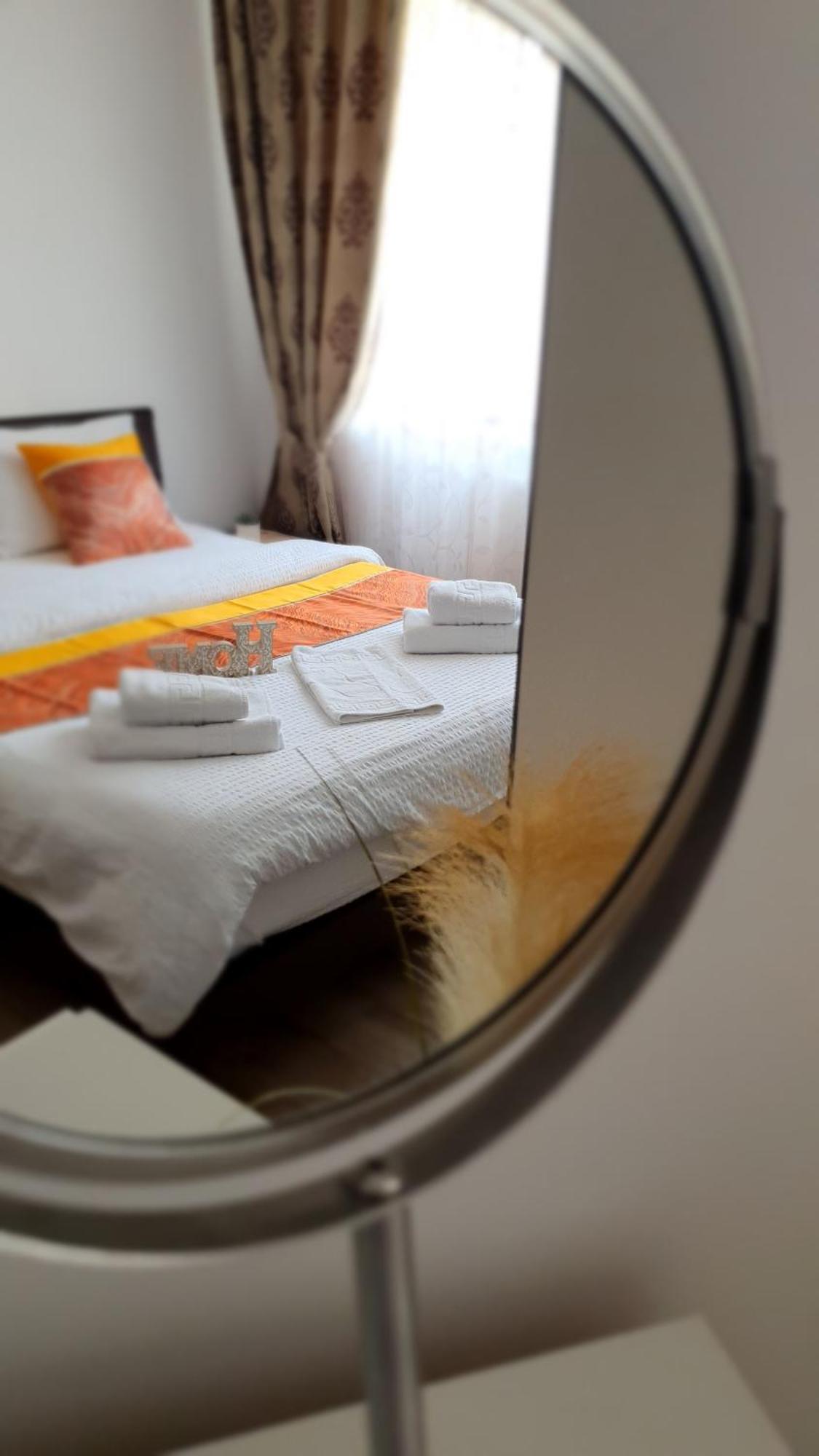 Janine Apartment *